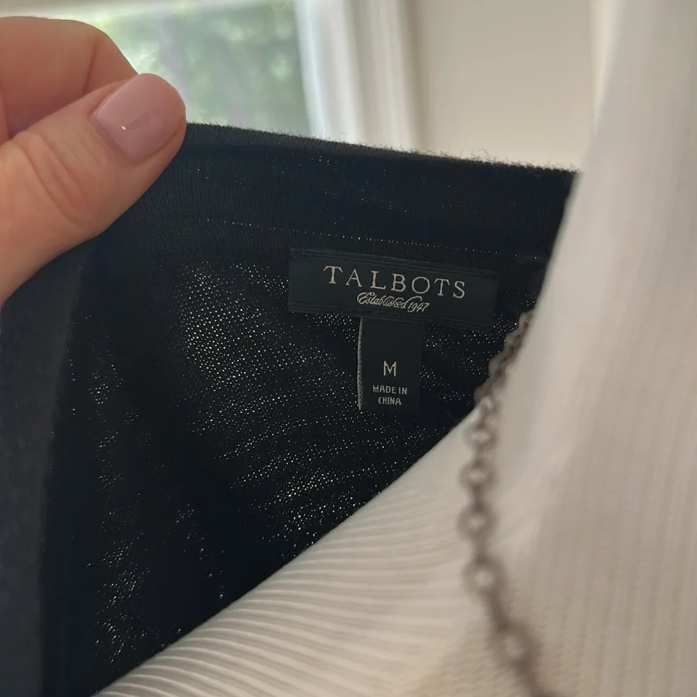Talbots Scoop neck, 3/4 Raglan Sleeve Black Sweater, Medium, EUC